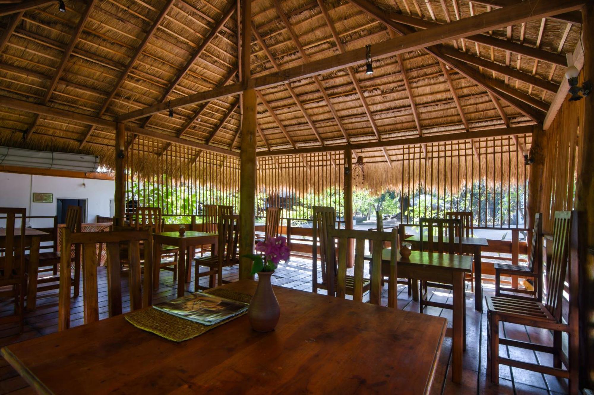 Arugambay Coco Bay Hotel Arugam Bay Buitenkant foto